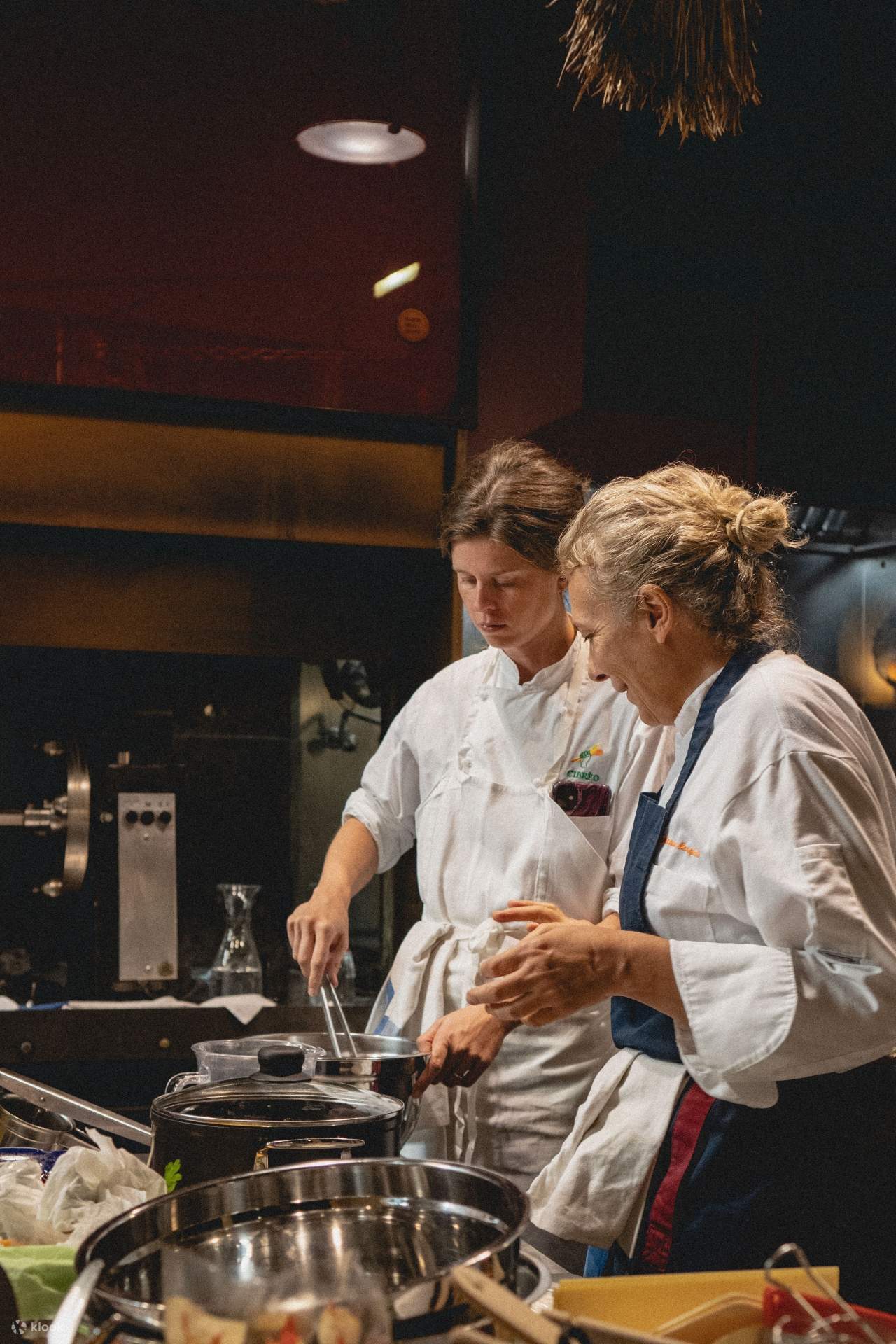 Ghi lại niềm vui tạo nên những hương vị đích thực bên trong một căn bếp lịch sử tuyệt đẹp