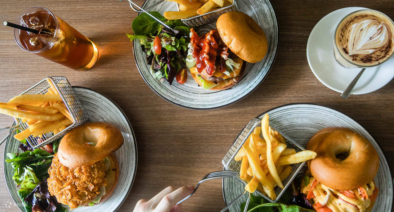 memo cafe studio m hotel makan makanan brunch