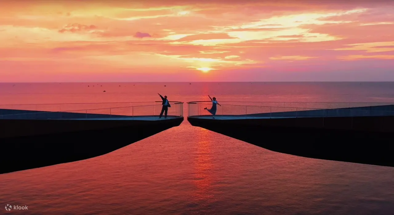 Sunset town, kiss the star, kiss of the sea