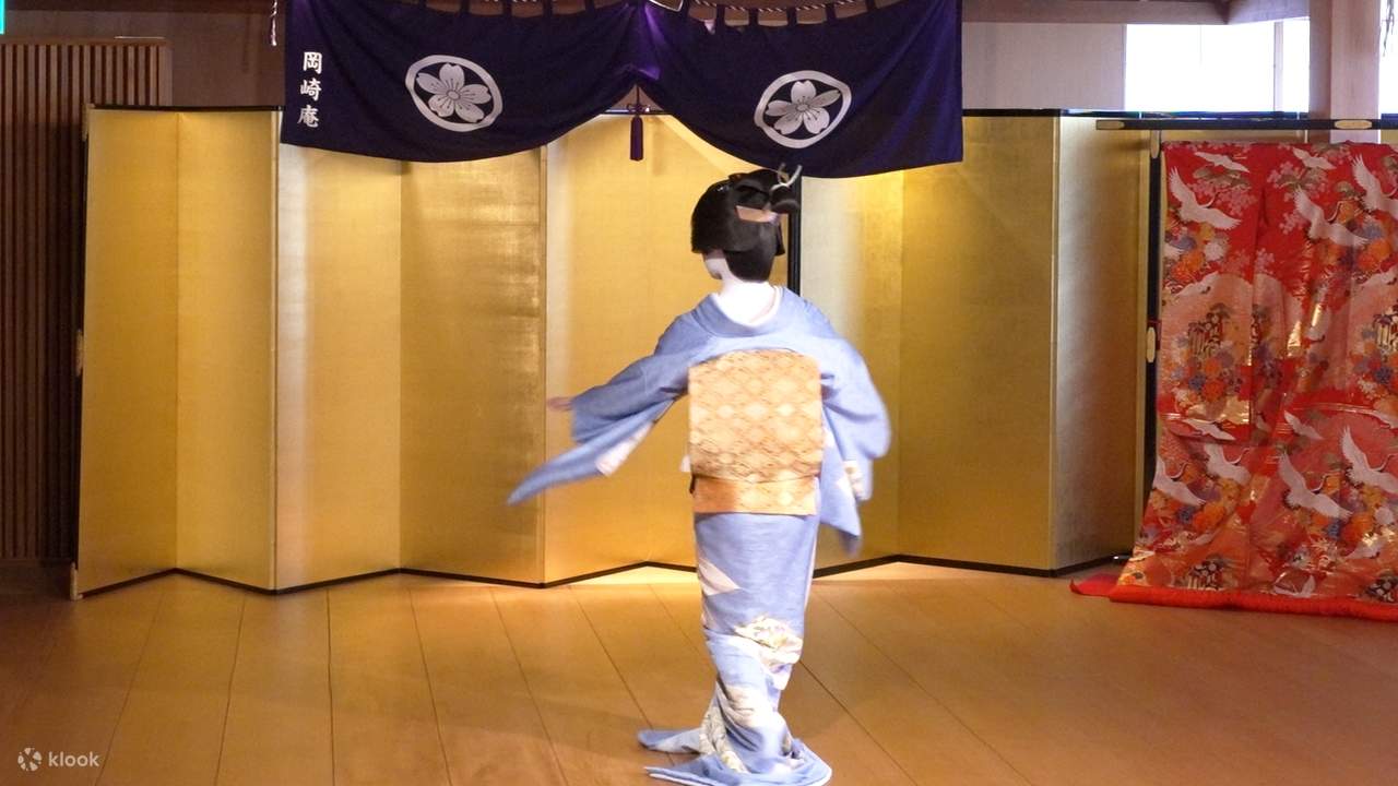 在能舞台欣赏舞妓表演 — 地方演奏的三味线现场演奏（2张合影、座敷游戏、晚餐、含无酒精饮品）