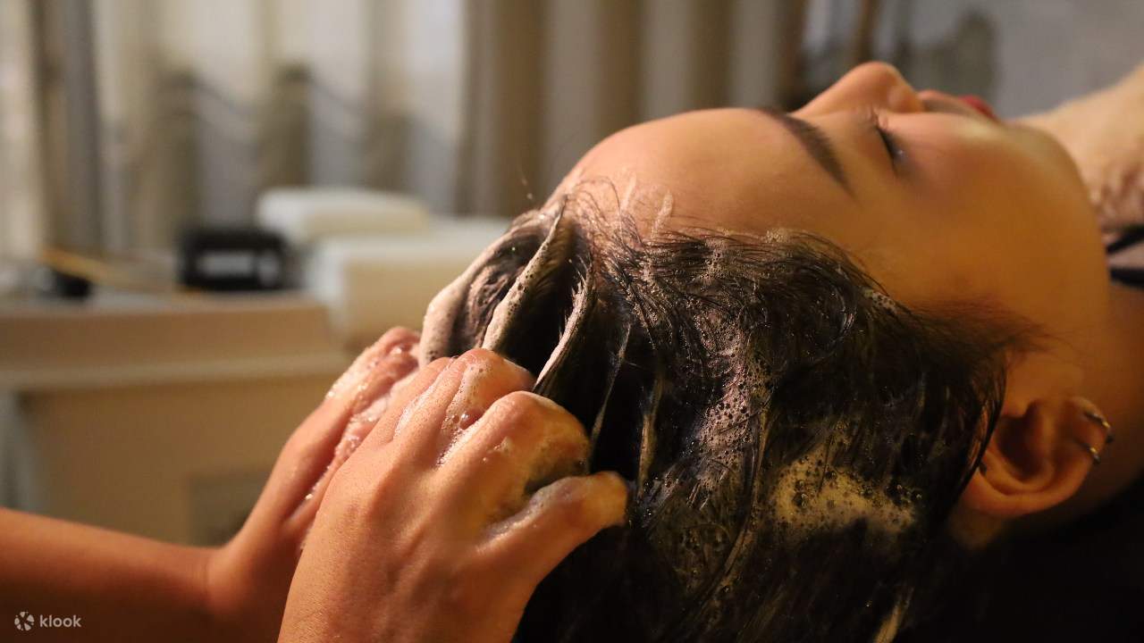 Perkhidmatan spa kepala ayurveda