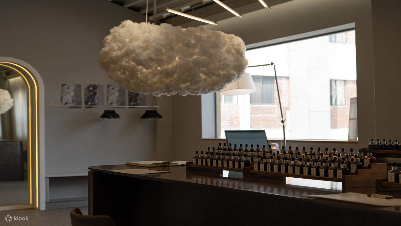 Seongsu Lumiere Perfume: Kreieren Sie Ihr eigenes Parfüm 