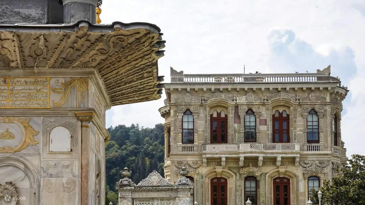 Lewati Antrean Tiket Masuk Kucuksu Pavillions dengan Audio Guide