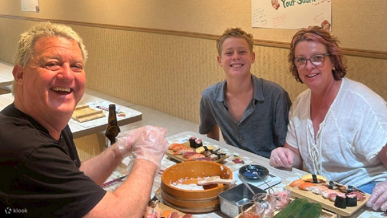 Osaka: Cùng trải nghiệm làm Sushi ở Namba nhé!