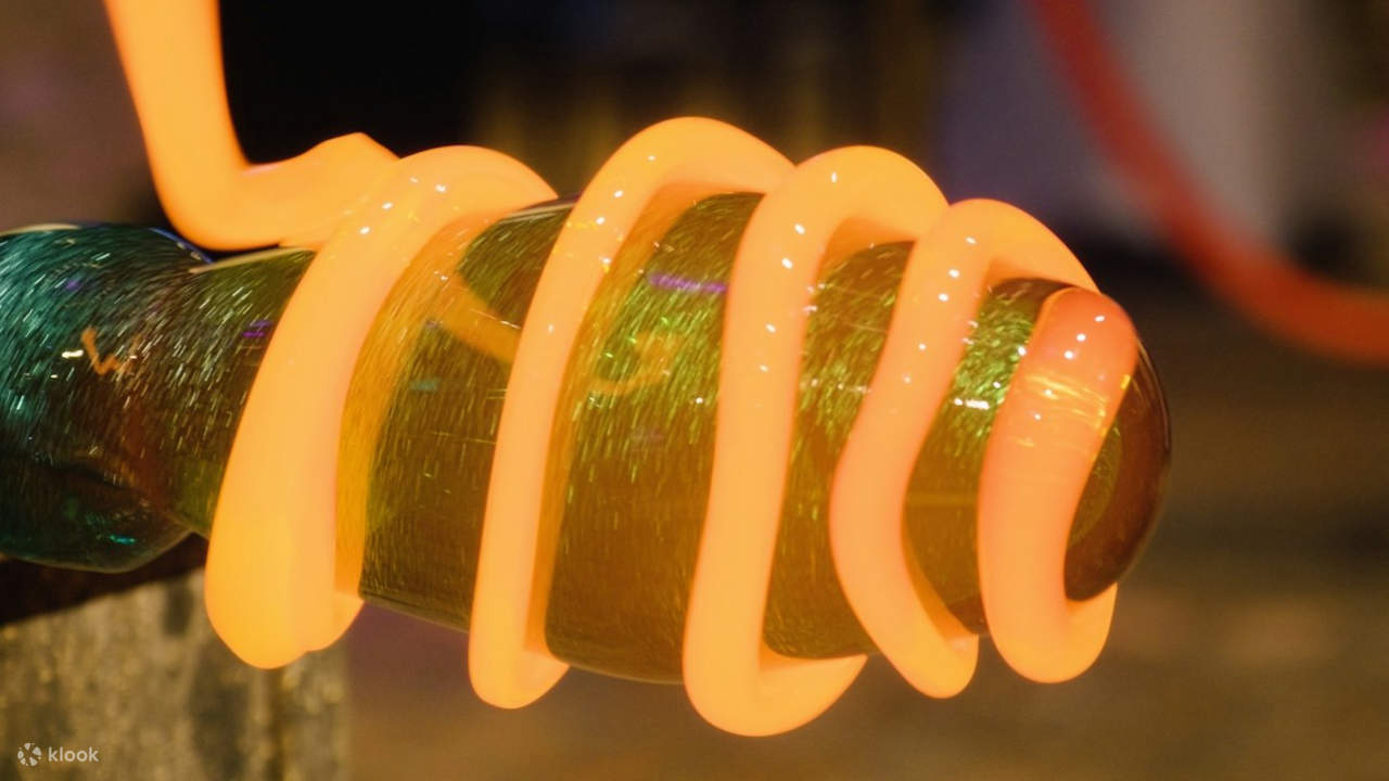 親眼見證迷人的玻璃吹制過程