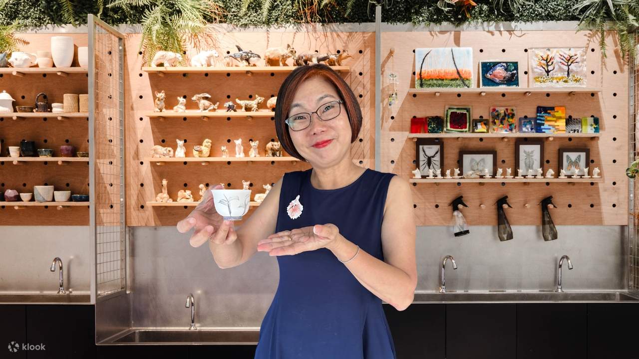 Workshop Melukis Seni Porselen