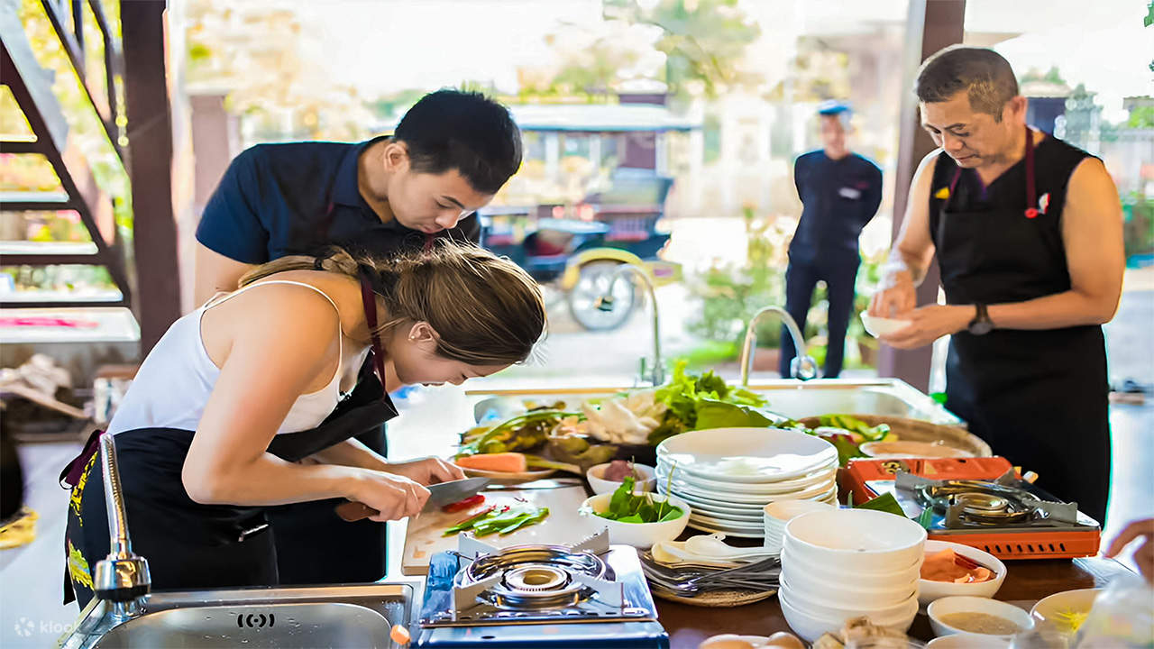 Clase de cocina Khmer en la casa de un lugareño