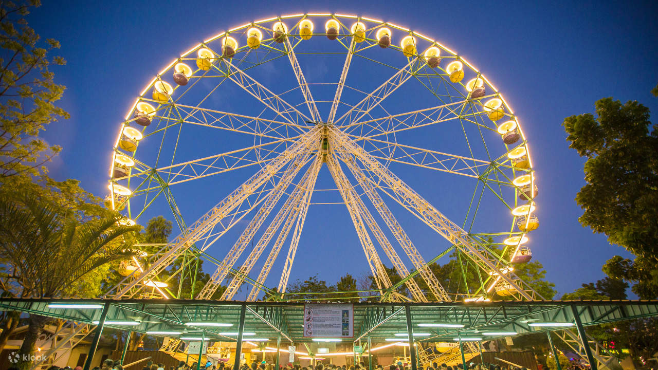 Rueda de la Fortuna en Enchanted Kingdom