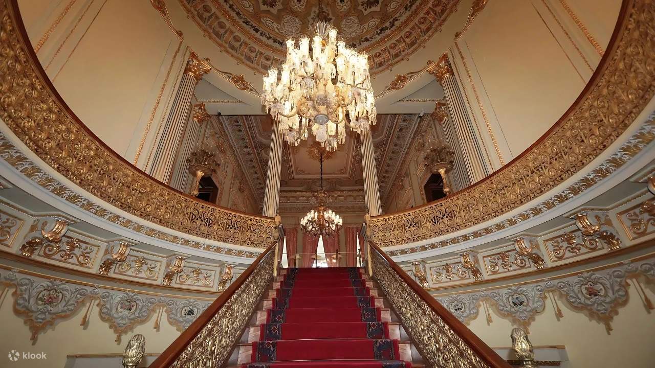 Lewati Antrean Tiket Masuk Kucuksu Pavillions dengan Audio Guide