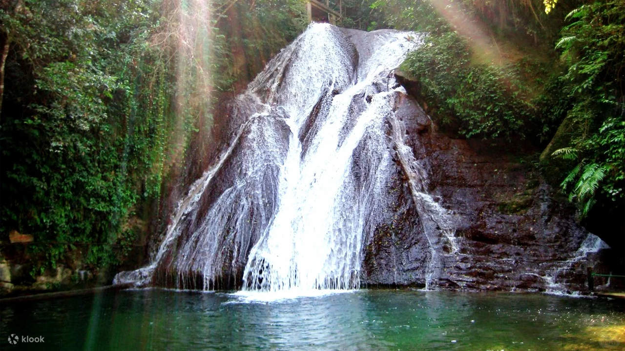 Tour tham quan thác nước Gudong Quế Lâm & động Quán Nham trên sông Ly Giang bằng xe riêng