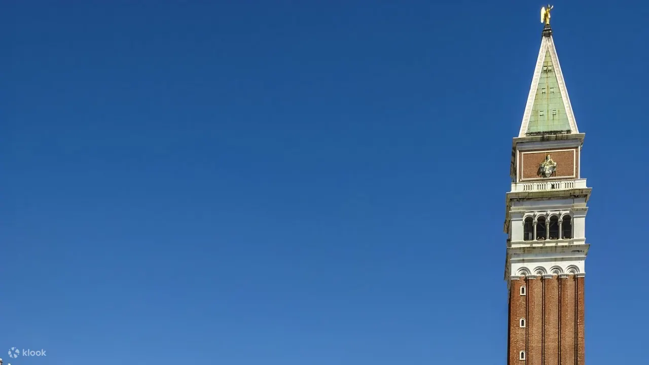 标志性的圣马可钟楼，威尼斯市中心的历史地标