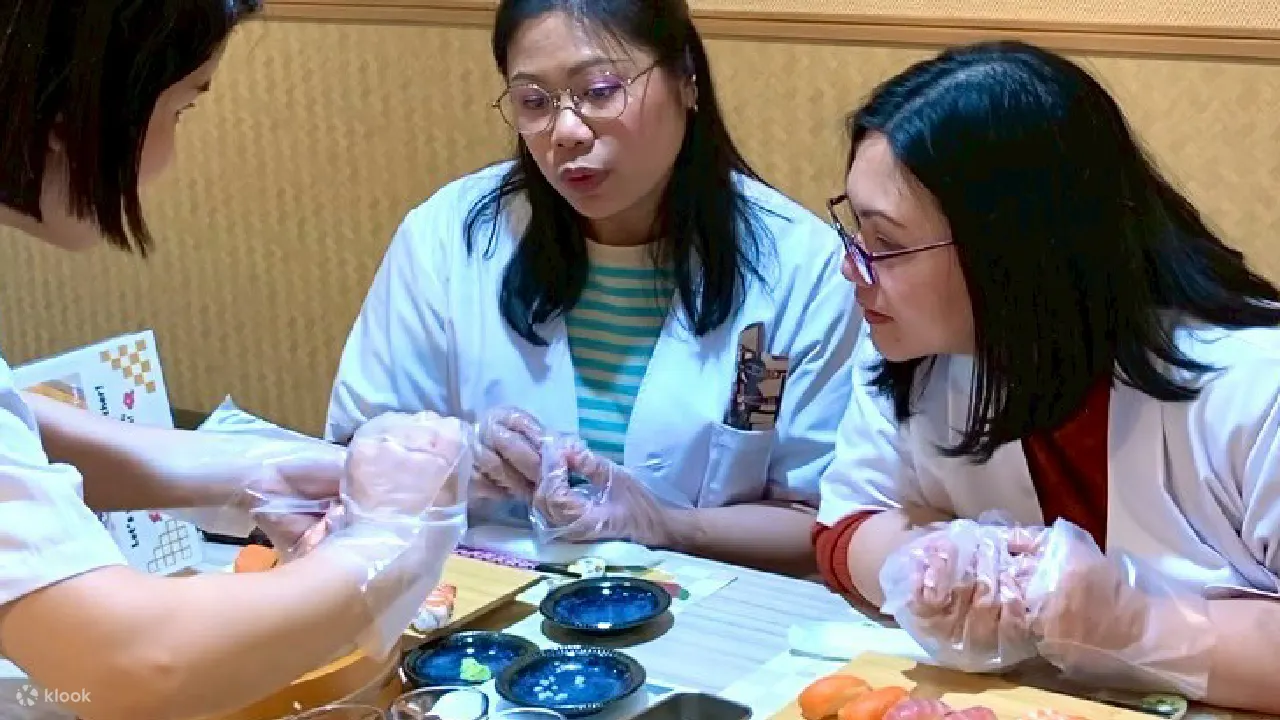 大阪：难波的握寿司和军舰卷寿司制作课程