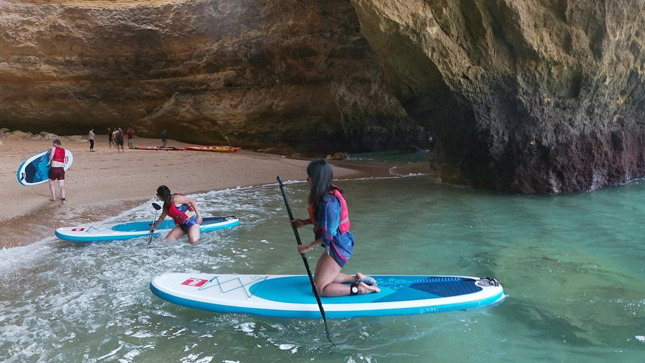 Majestätische Aussichten und Meeresbrisen auf einer Paddleboard-Tour