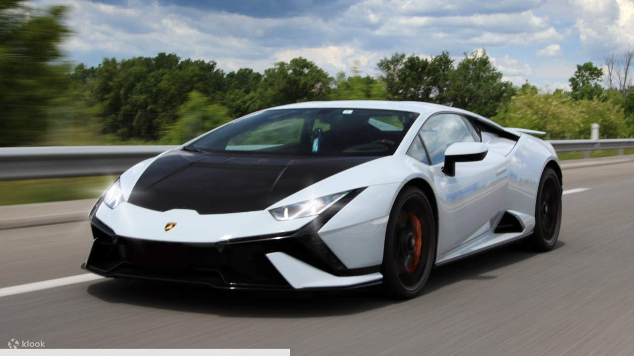 Guida di 90 minuti su una supercar a Barcellona fino al Monte Tibidabo