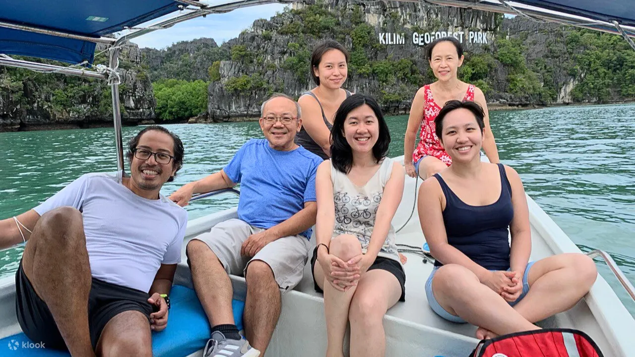 在我们适合家庭的乘船之旅中共同创造难忘的回忆。