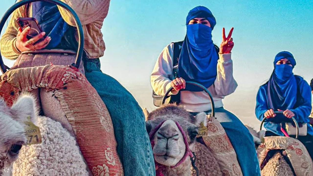 Marrakech: Paseo en camello y quad por el desierto de Agafay con espectáculo y cena