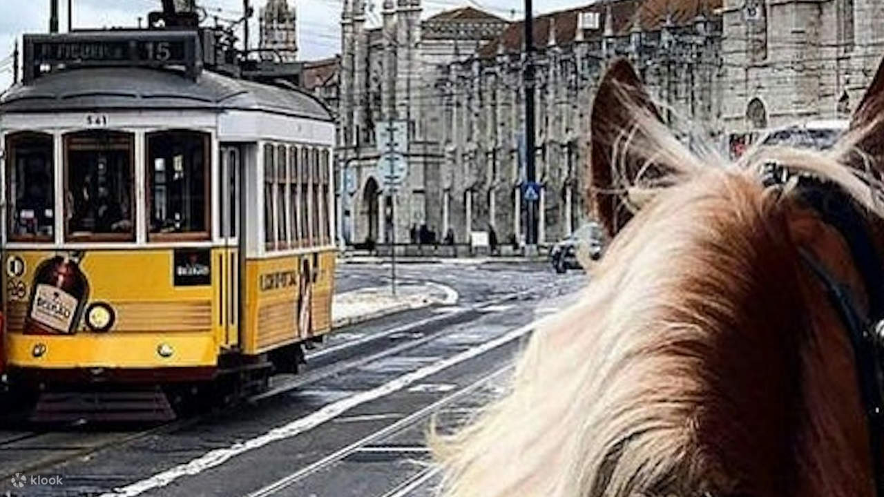 在探索里斯本最美丽的街区时，来一场穿越时空的旅行