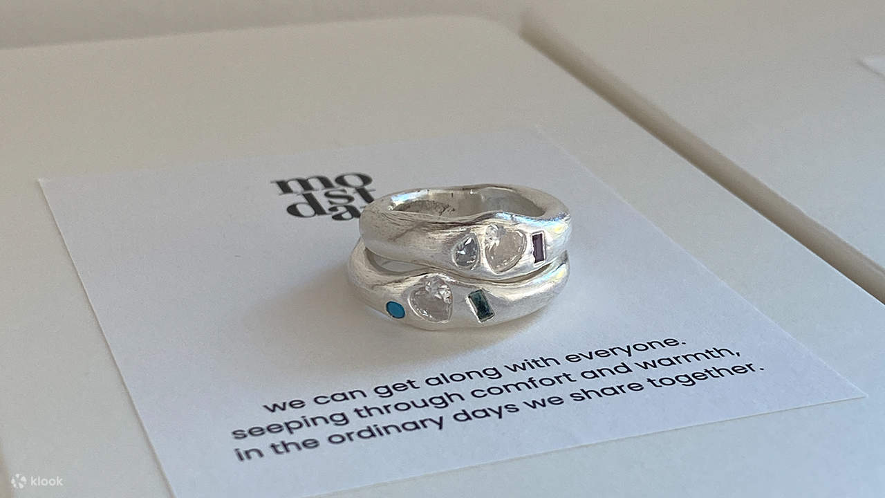 สร้างสรรค์เครื่องประดับเงินชิ้นเดียวในโลกของคุณในย่านจงโนอันเก่าแก่ กรุงโซล