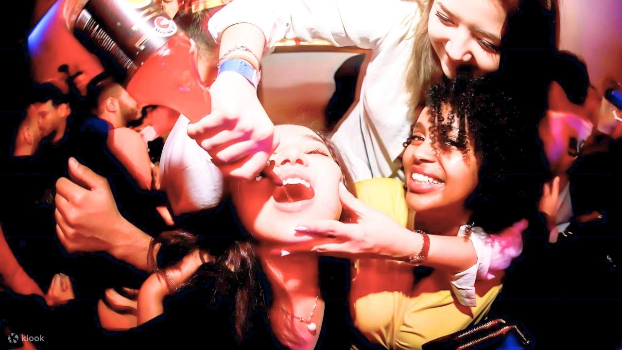 伊斯坦布爾酒吧狂歡派對