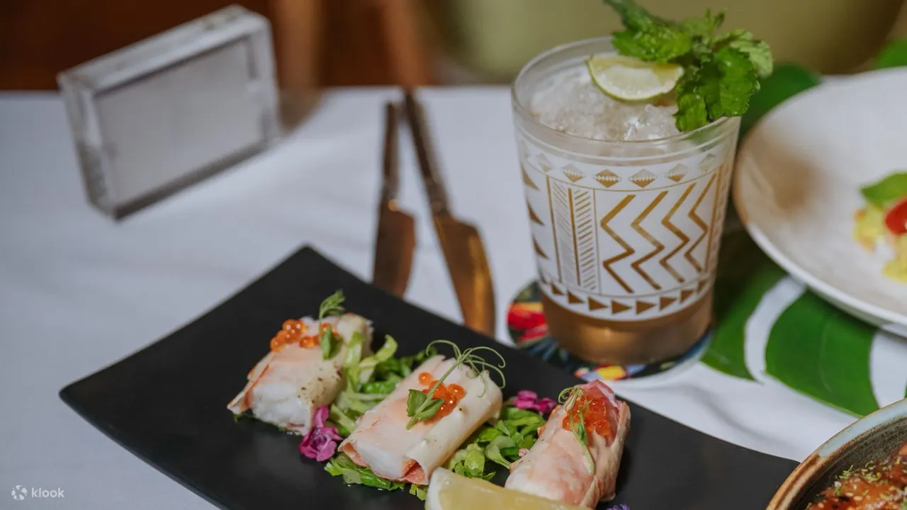 曼谷安纳塔拉河畔度假村的 Trader Vic's