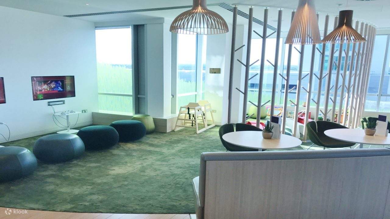 London Gatwick Airport Lounge Service by Plaza Premium Lounge 