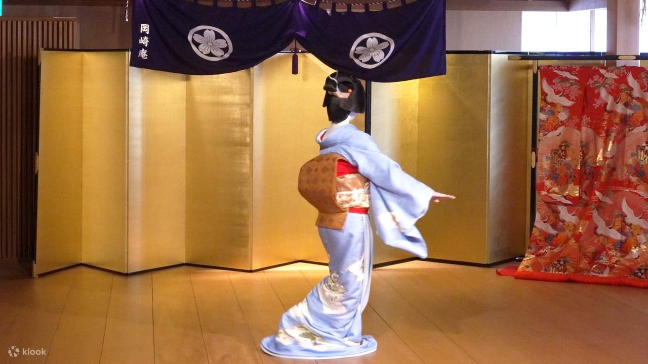 在能舞台欣赏舞妓表演 — 地方演奏的三味线现场演奏（2张合影、座敷游戏、晚餐、含无酒精饮品）