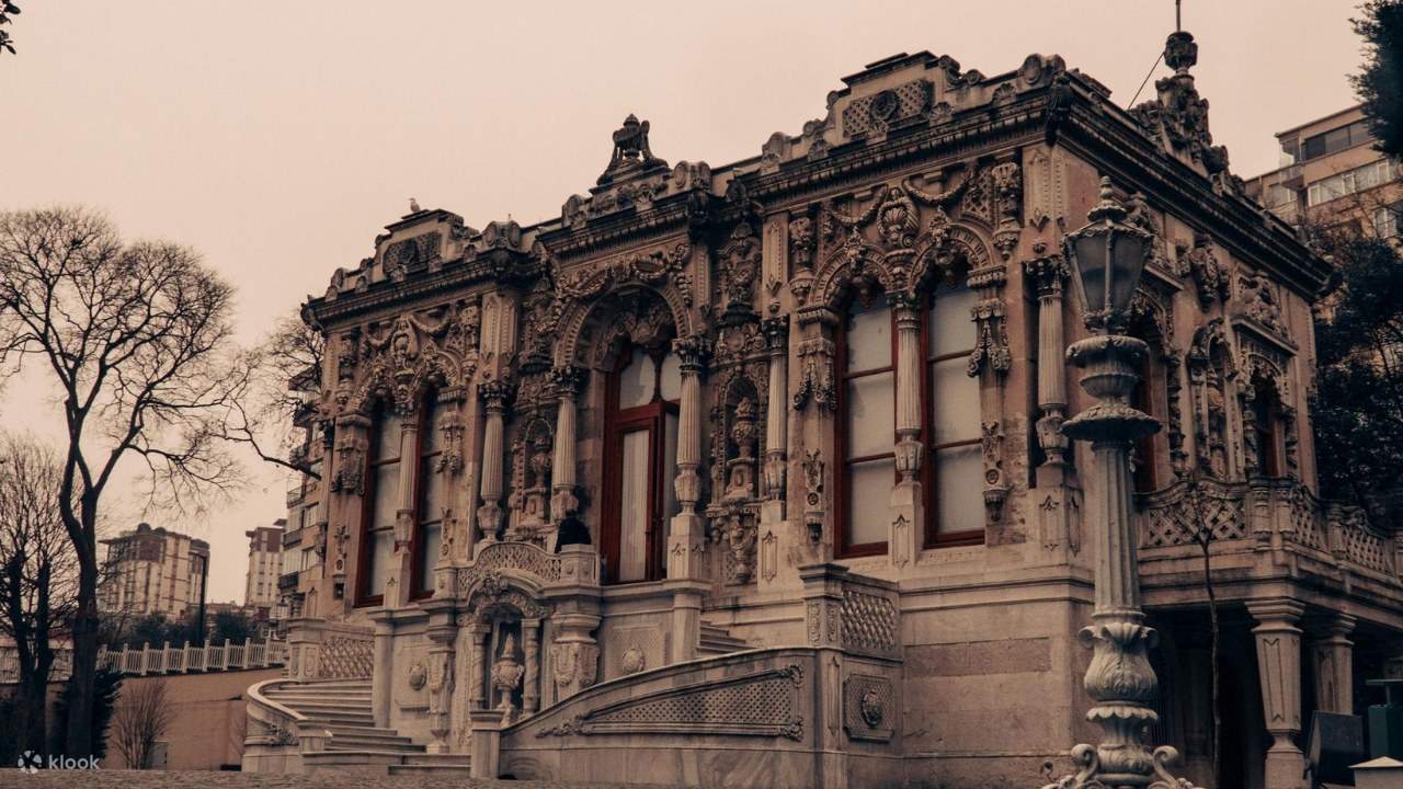 イフラムール宮殿：優先入場チケット（オーディオガイド付き）