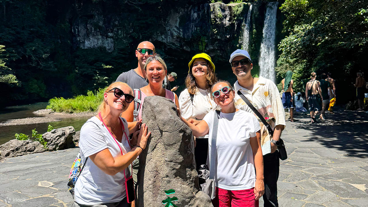 Jeju Cruise Guests Premium Small-Group UNESCO Tour (Up to 12 Pax) - Klook