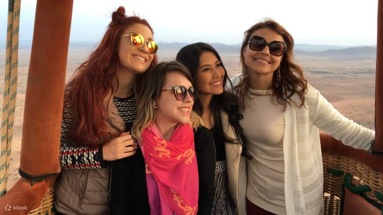 Marrakech : Vol en montgolfière, petit-déjeuner berbère et certificat