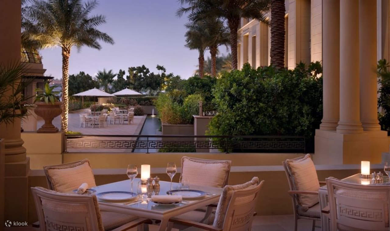 Découvrez des saveurs conçues à la perfection dans une atmosphère d'une grandeur inégalée