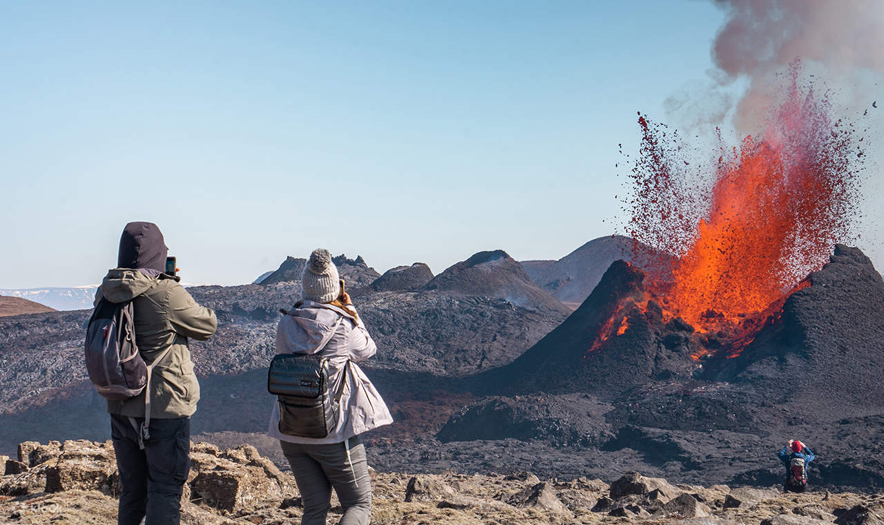 Volcano Spring Break Iceland Active Volcano Hike + Blue Lagoon Hot Spring Day Tour ...