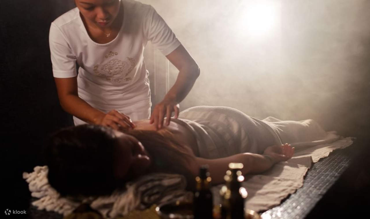 Погрузитесь в гастрономическое путешествие, излучающее гламур, изящество и мастерство высокой кухни.