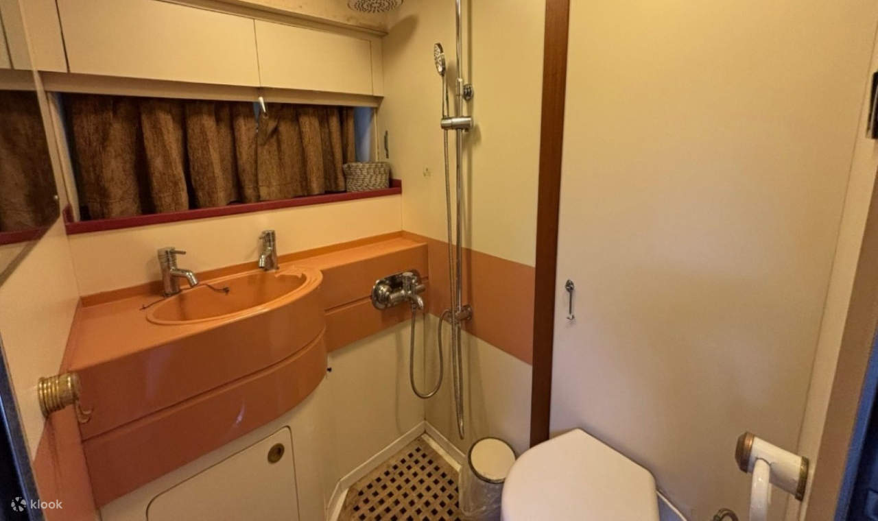 Rasai tiupan bayu sambil mengagumi keajaiban seni bina di sepanjang kaki langit pantai yang berkilauan