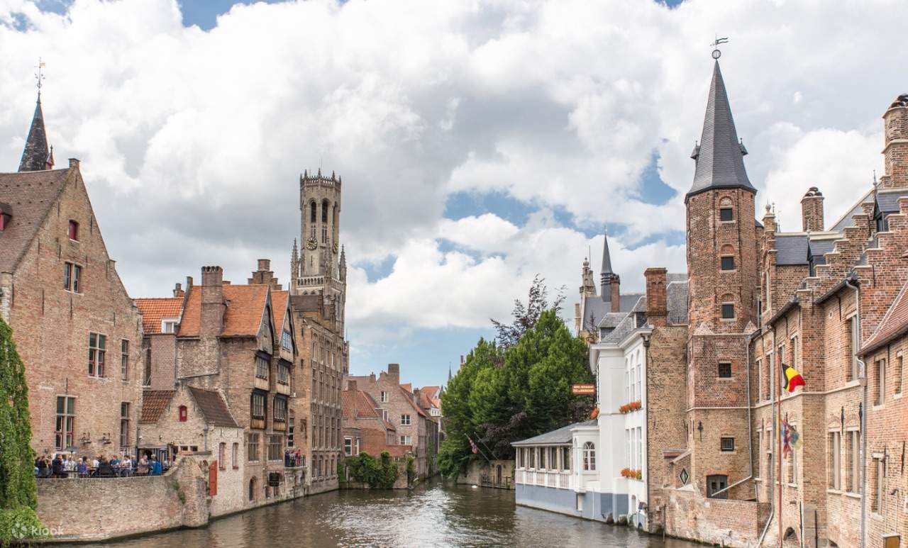 Discover Bruges at Your Own Pace: e-Scavenger Hunt and Self-Guided City ...