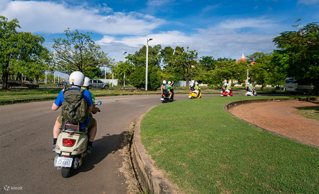 Angkor Wat Tour by Scooter - Klook New Zealand