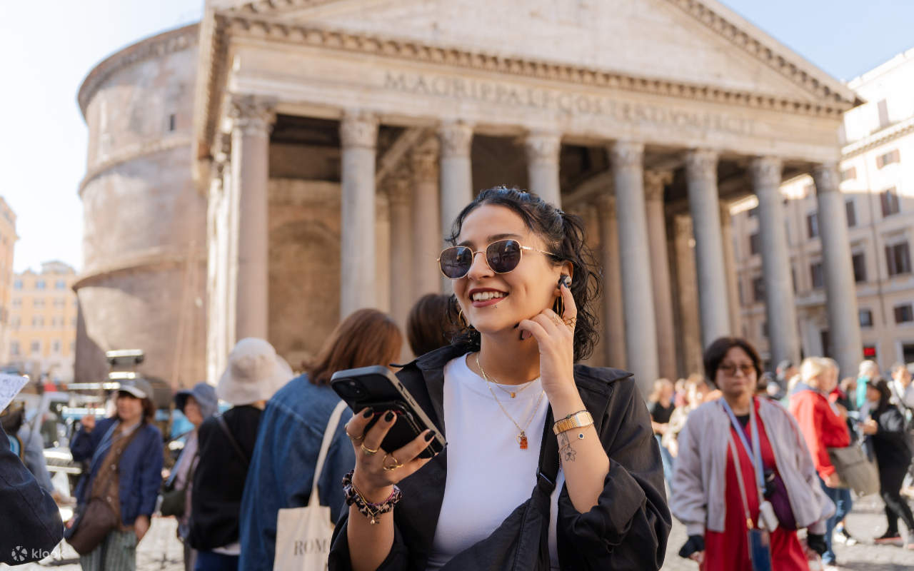 Explore el Panteón a su propio ritmo con una audioguía detallada.