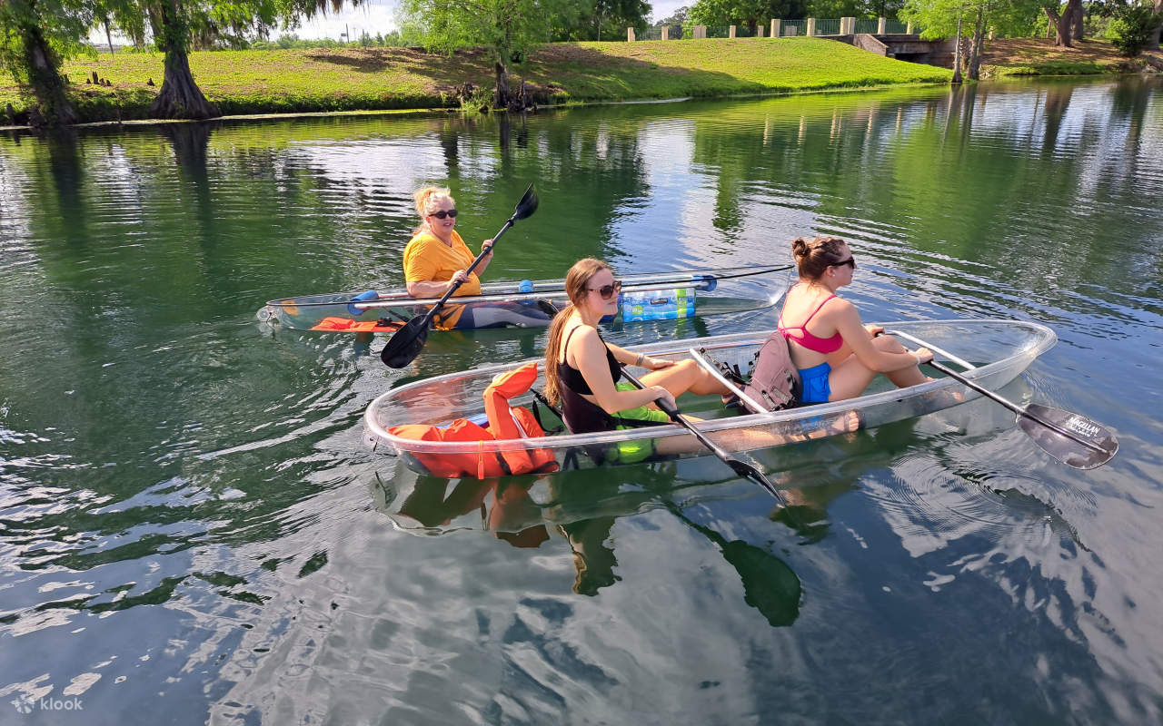 ล่องเรือไปในผืนน้ำใสราวคริสตัล และค้นพบความงามทางธรรมชาติที่ซ่อนเร้นของออร์แลนโดด้วยตัวคุณเอง
