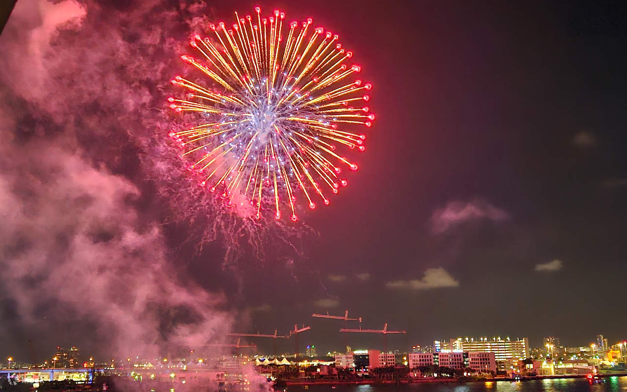 New Year's Eve Fireworks Cruise in Miami