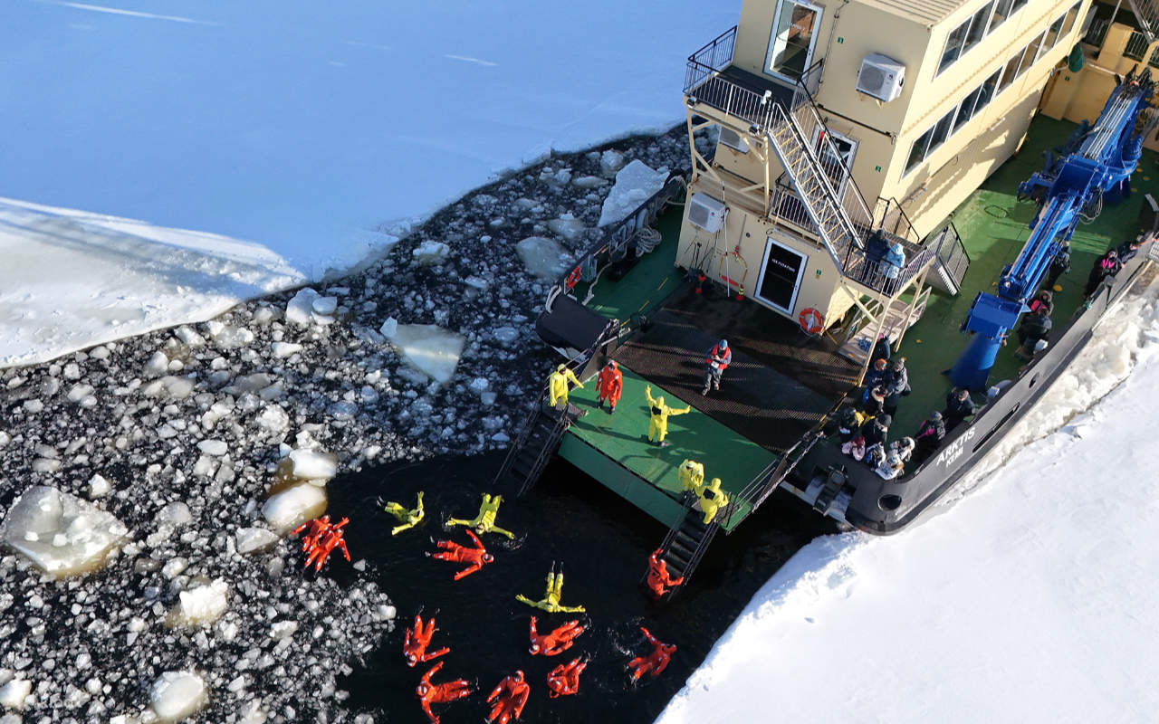 破冰船北极巡航