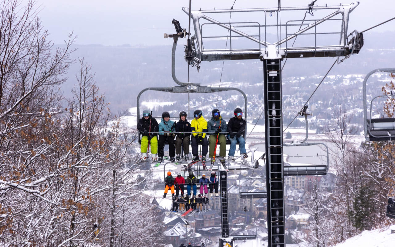 Приезжайте отдохнувшими и готовыми покорять склоны или исследовать очаровательную деревню с подогреваемыми дорожками.