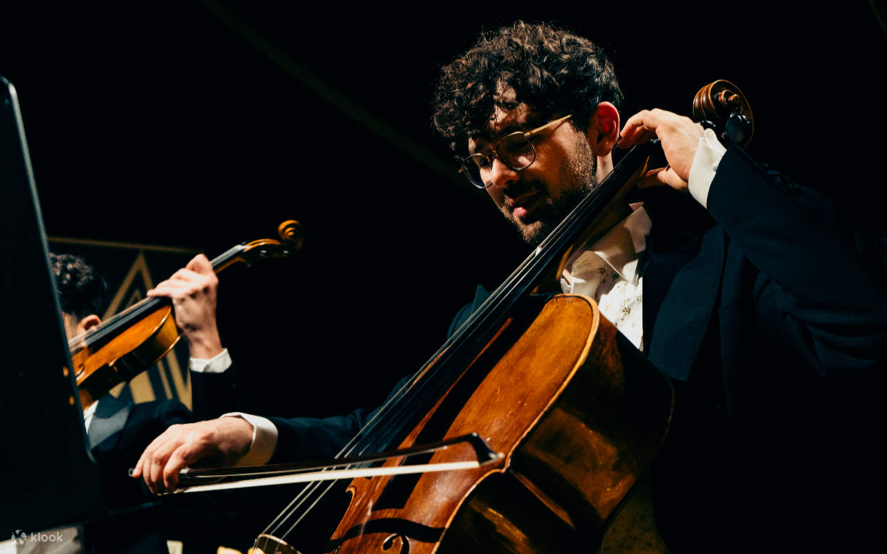 在令人屏息的烛光下，聆听莫札特与韦瓦第的经典名作，为您的夜晚揭开序幕