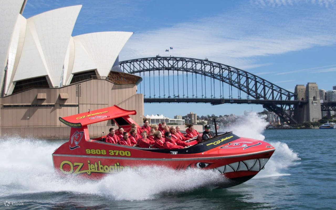 Experience the ultimate combination of sightseeing and adrenaline with Oz Jet’s thrilling maneuvers