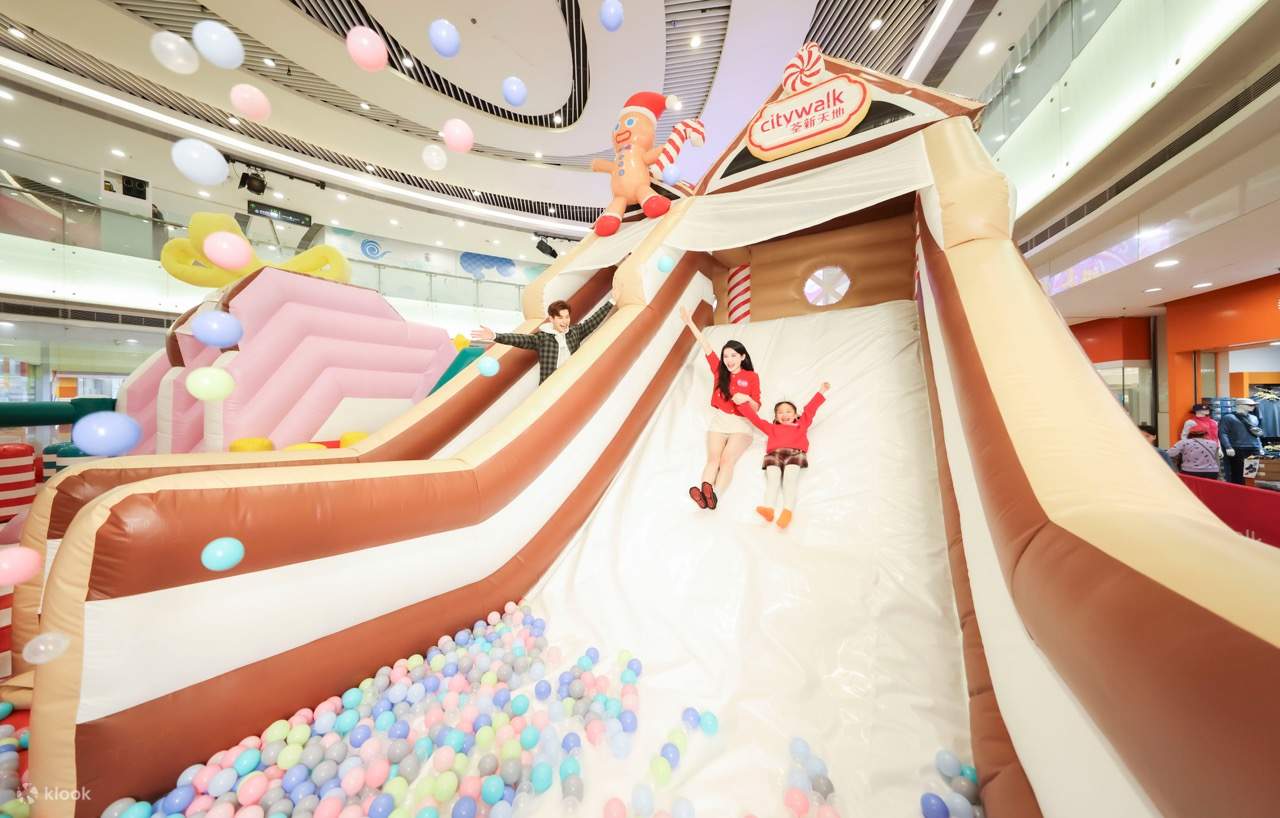 逾2,000呎姜饼人主题充气乐园，弹床内特设五大玩乐区