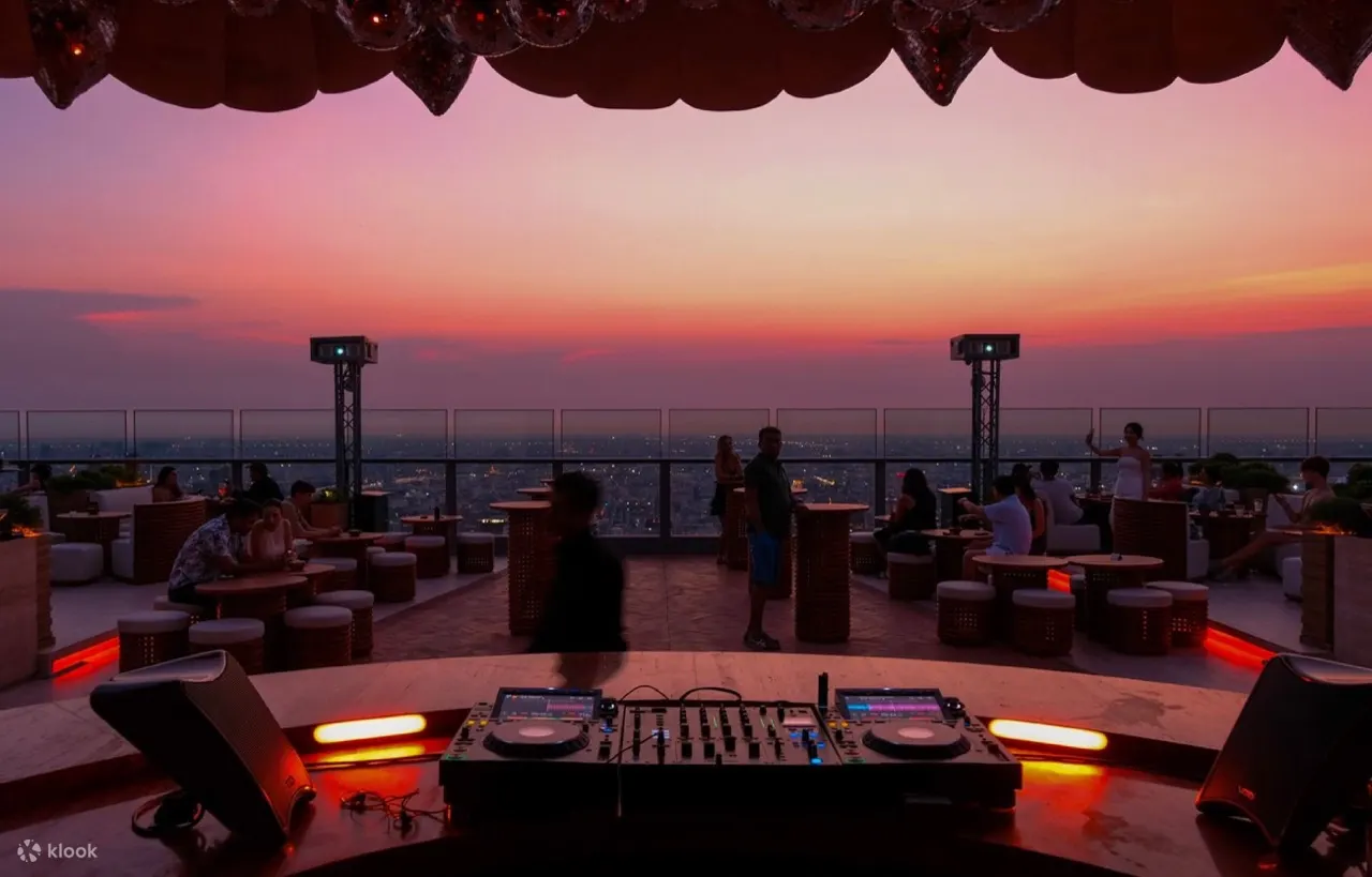 Akara Sky Hanuman - 曼谷 One City Center 屋顶酒吧