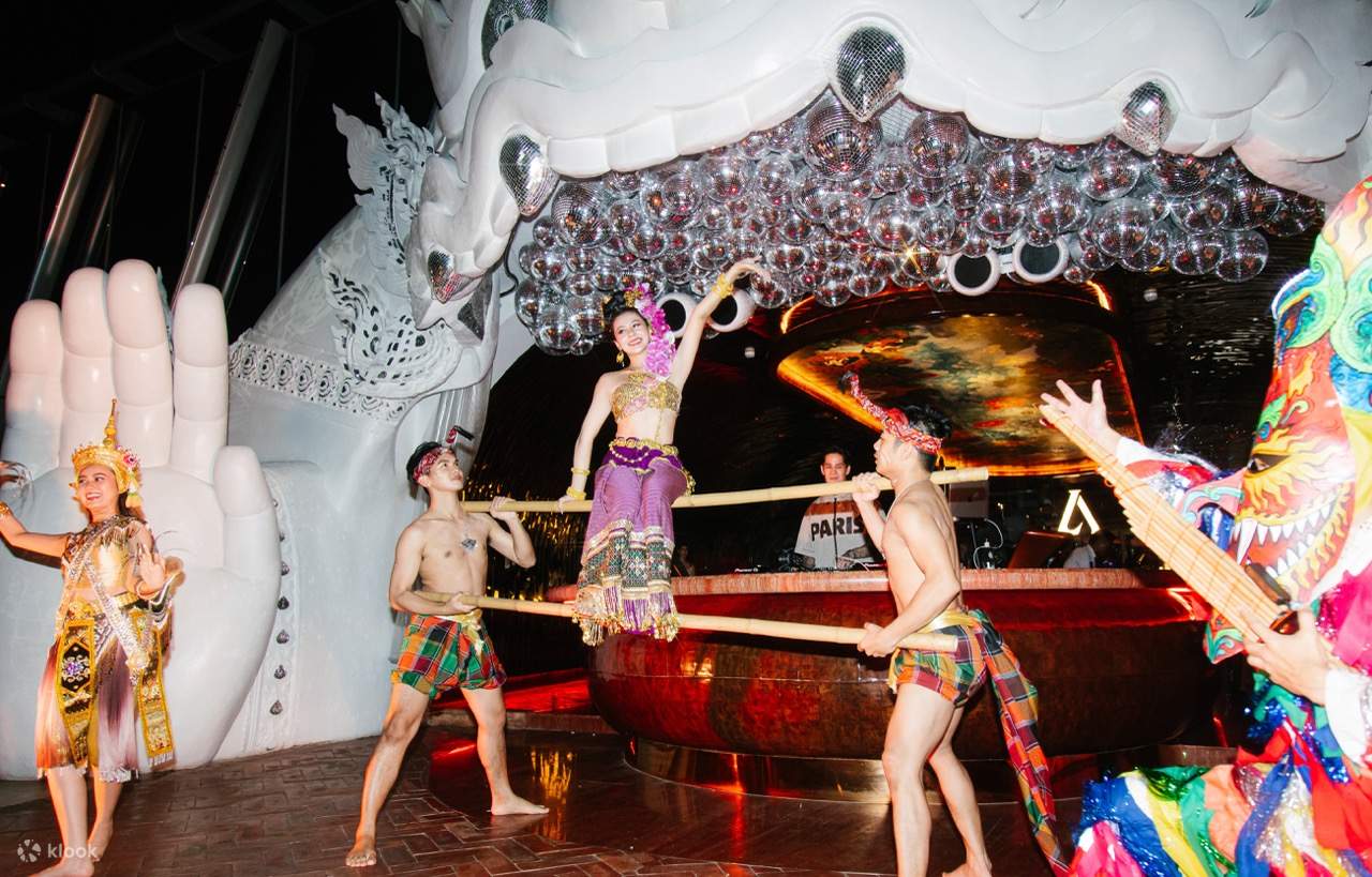 Akara Sky Hanuman - Quán bar trên sân thượng tại One City Center, Bangkok