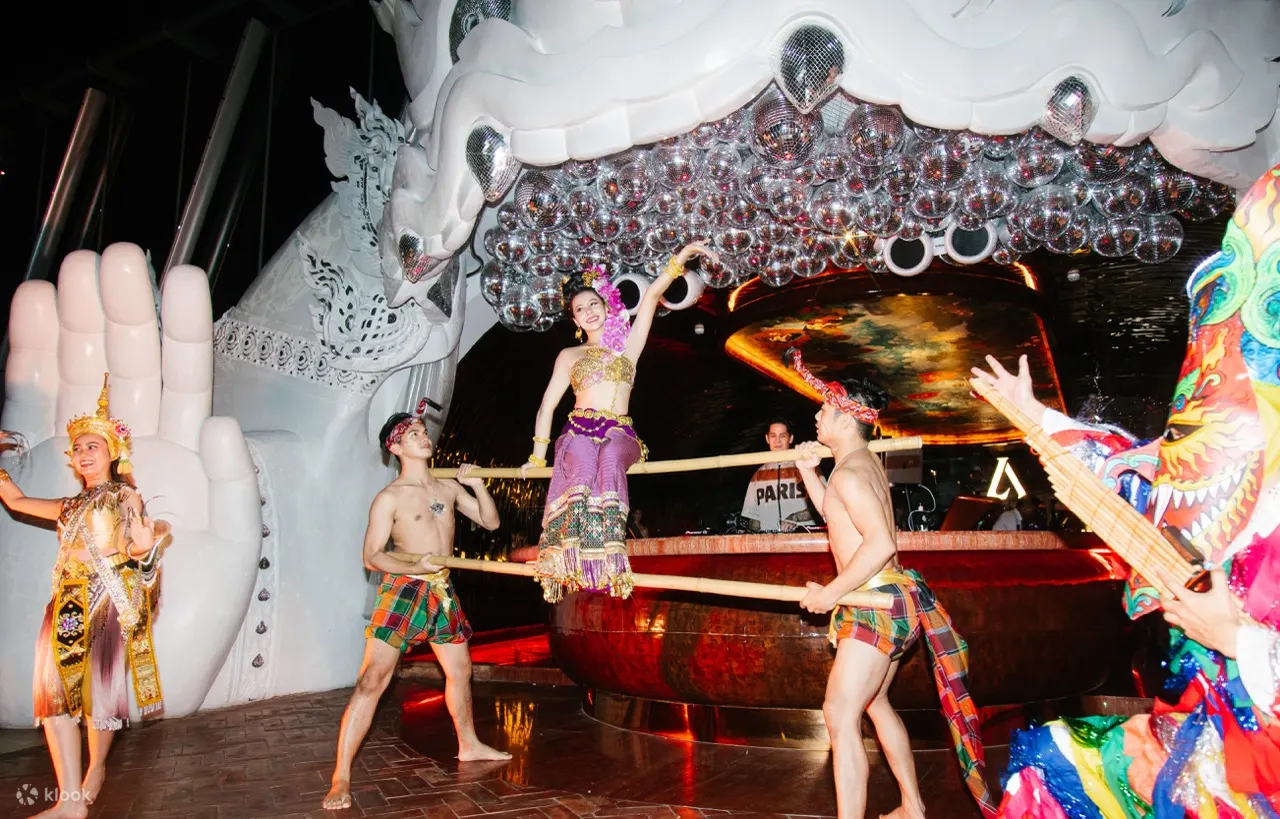 Akara Sky Hanuman - 曼谷 One City Center 屋顶酒吧