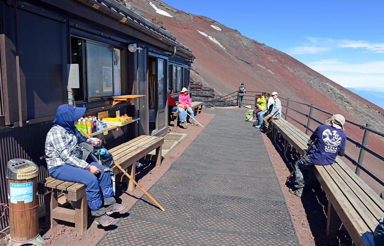 Mount Fuji Climbing 2Day Tour (Chinese or English Tour Guide Departs from Tokyo) Klook