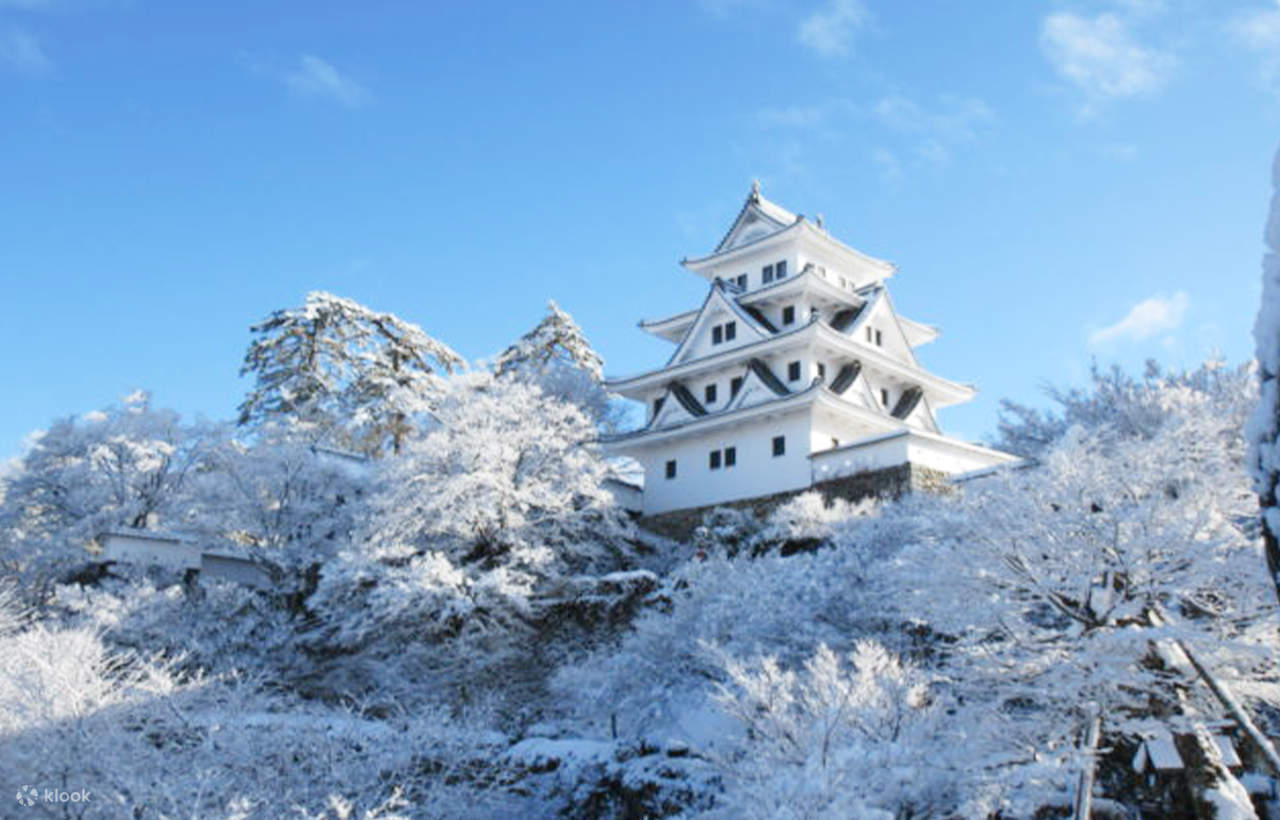 Mugoka Iluminasi Desa Gassho Shirakawa-go di Gerlyu Onsen & Aktivitas Salju di ...