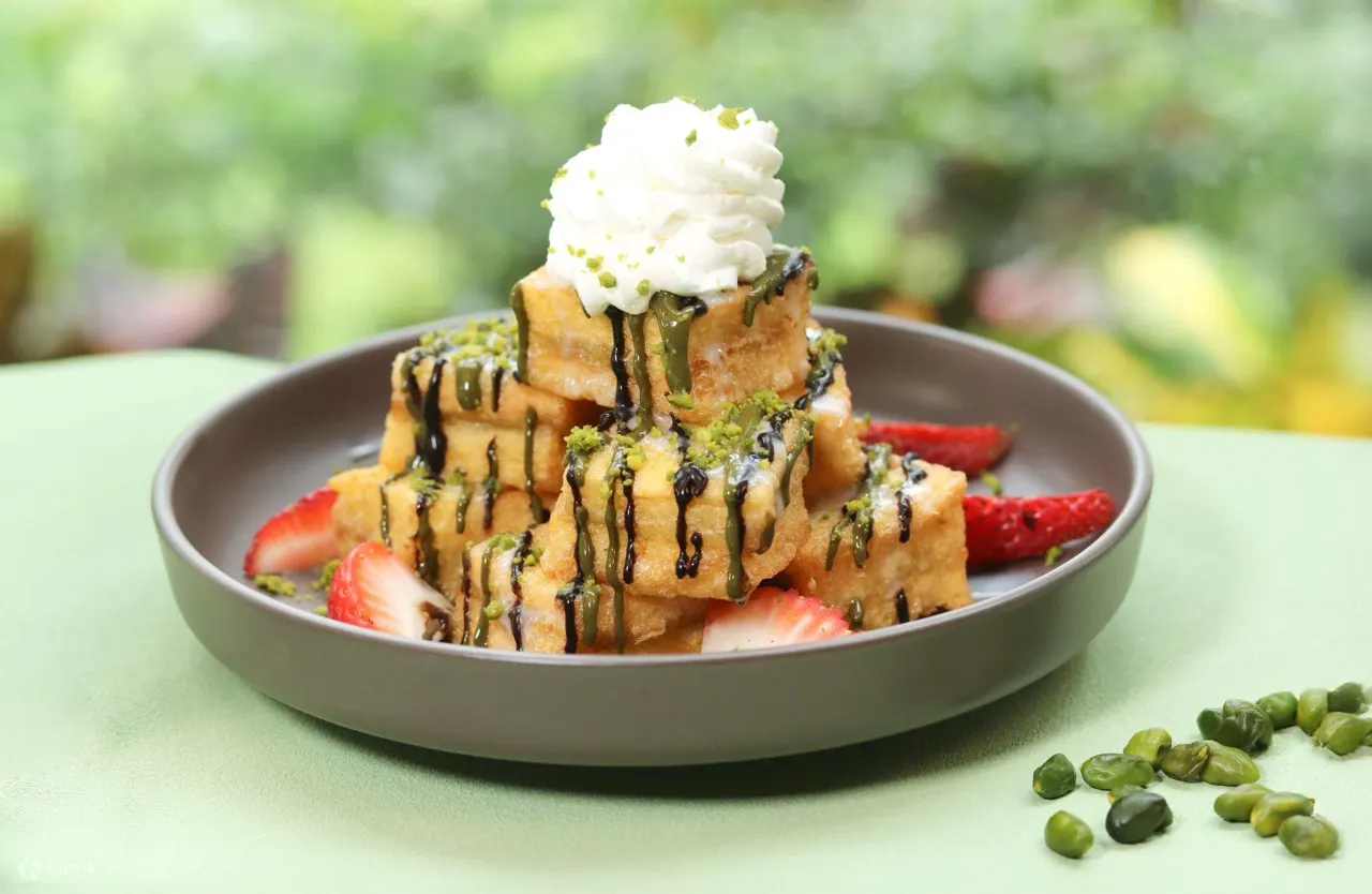 Hotel Alexandra Cafe A | Brunch Buffet, Lunch Buffet, Dinner Buffet, Afternoon Tea Set