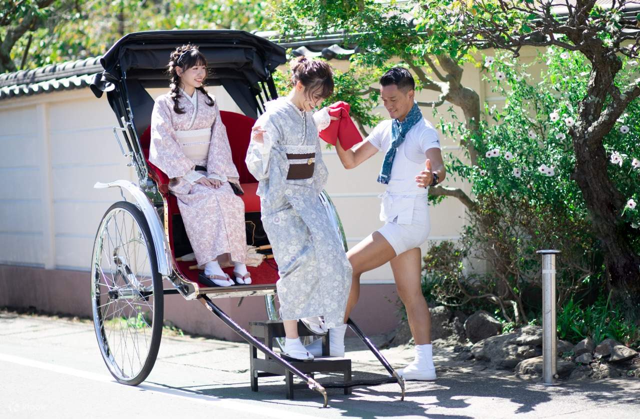 In Kawagoe können Sie verschiedene traditionelle japanische Aktivitäten finden, wie z. B. „Jinriki-sya (Rikschas)“. Diese passen perfekt zu einem Kimono, um atemberaubende Bilder von beliebten Sehenswürdigkeiten zu machen.